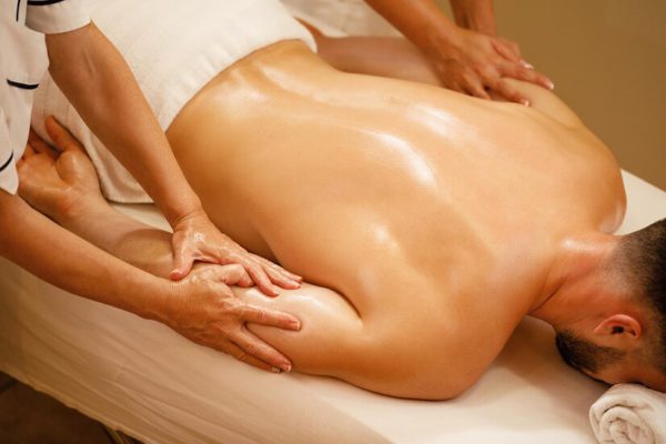 Tận hưởng dịch vụ massage tại nhà ở Nha Trang