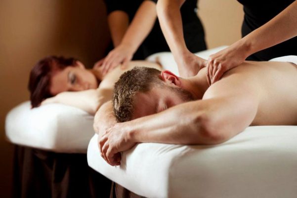 Massage Tại Nhà Cho Cặp Đôi